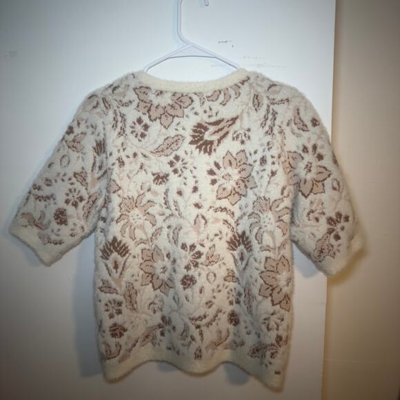 Rachel Zoe Fuzzy Floral Short Sleeve Sweater Women’s Size M Cream Tan Soft Knit - Picture 3 of 4